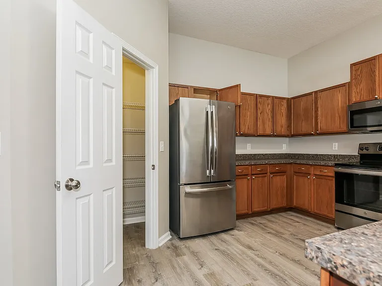 1033 Bains Lake Dr — Photo 8