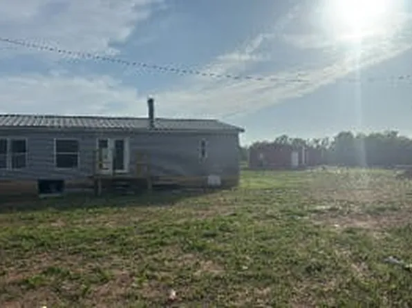 21185 E 1470th Rd, Lone Wolf, OK 73655