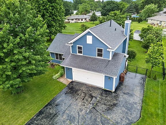 3rd image of 8448 Centaur Dr