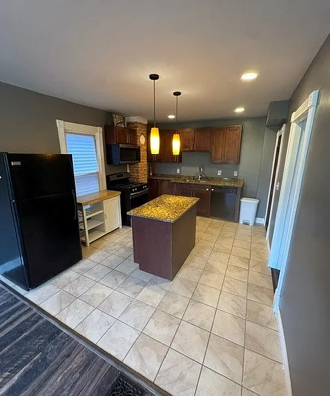 416 Breckenridge St — Photo 1