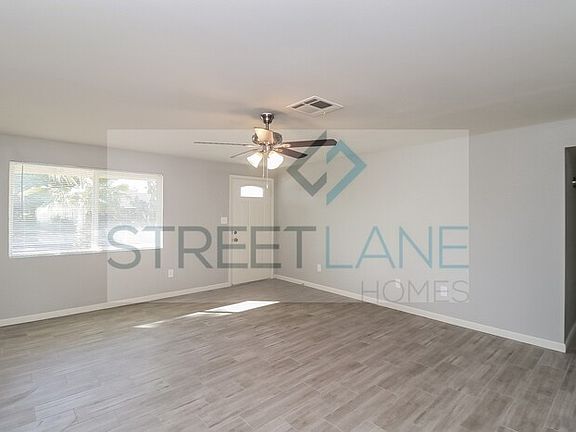 3rd image of 3836 E Ludlow Dr