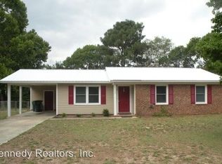 5933 Spinner Rd, Hope Mills, NC 28348