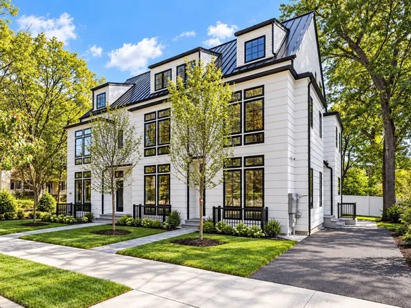 6 Floral St #6, Newton Highlands, MA 02461