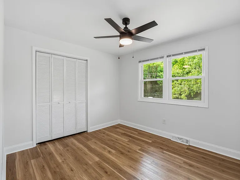 248 Lakeside Dr — Photo 18
