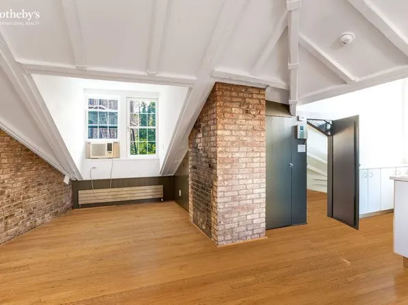 46 Commerce Street image 6 of 10