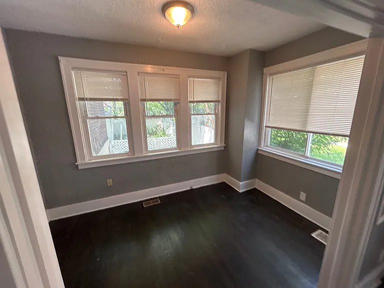 5601 Buckingham Ave — Photo 9