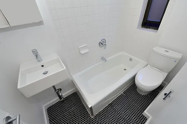 Rented by Aether Property Group | media 27