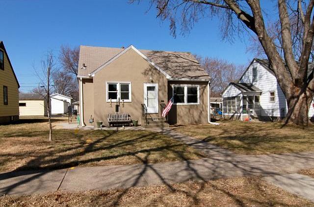1st image of 852 4th Ave S