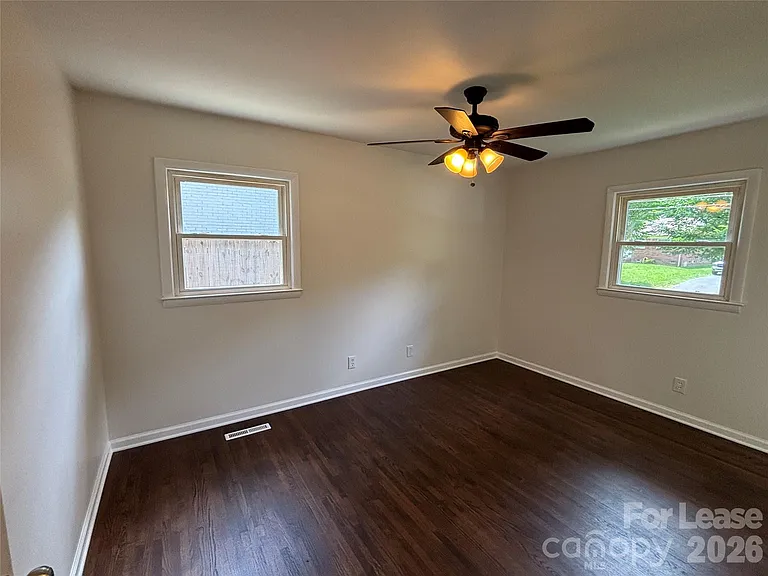 2627 Dora Dr — Photo 20