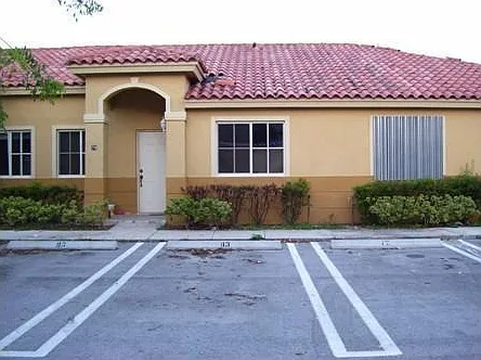 2 bed, 919 sqft, $1,875 — Photo 2
