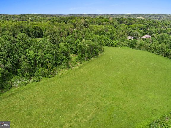 2nd image of 470 Hillendale Rd