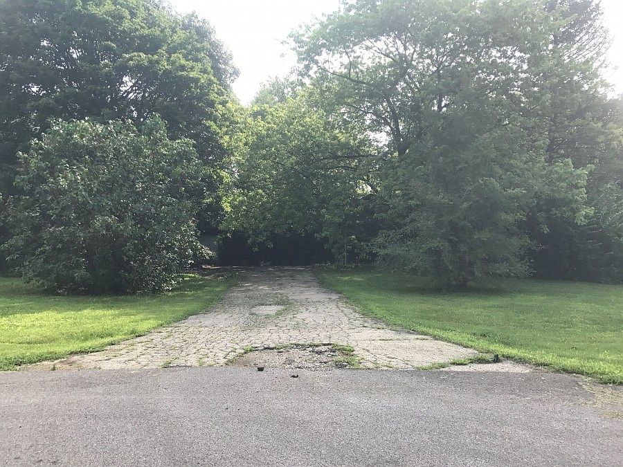2nd image of 19 Center Dr