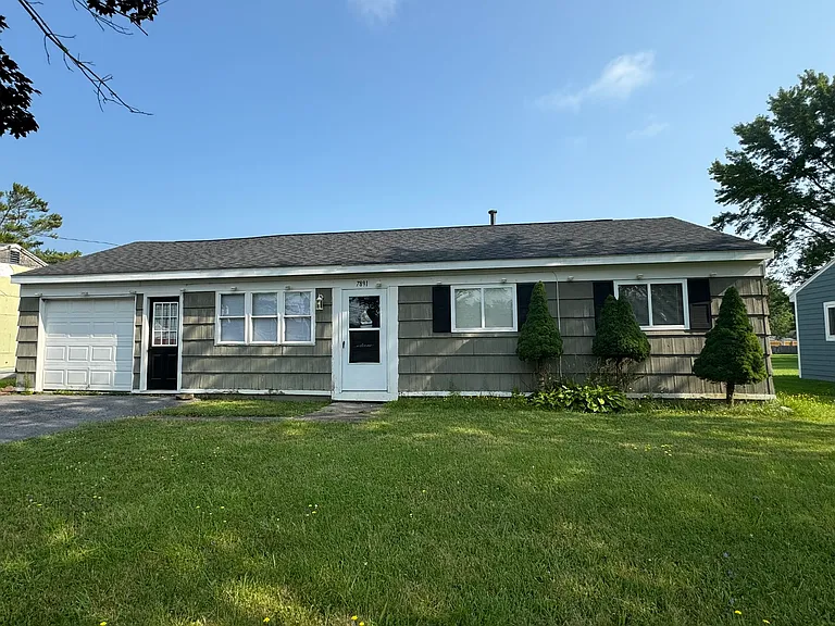 7891 Pegler Blvd — Photo 1