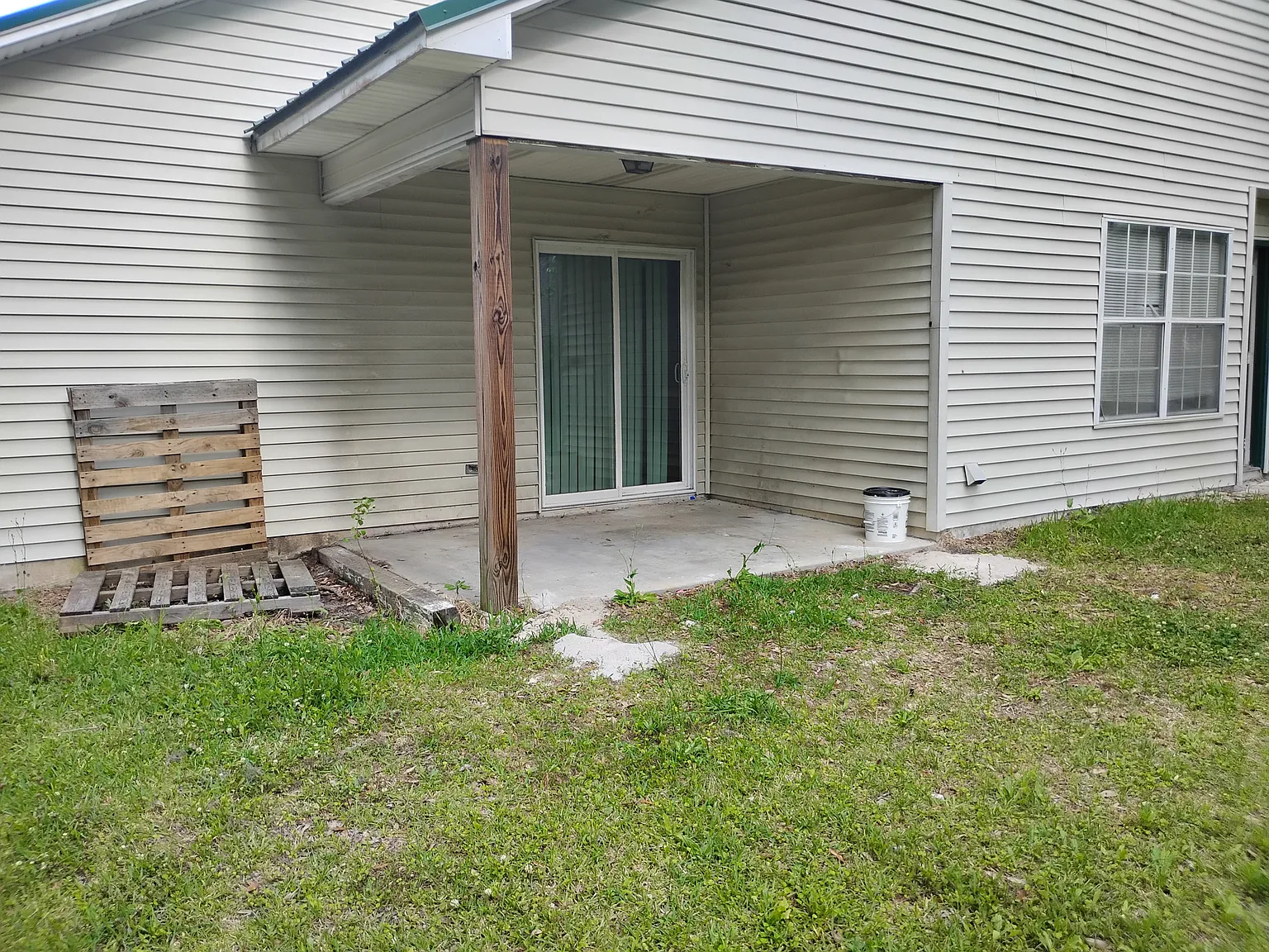 3 bed, 1200 sqft, $1,800 — Photo 3