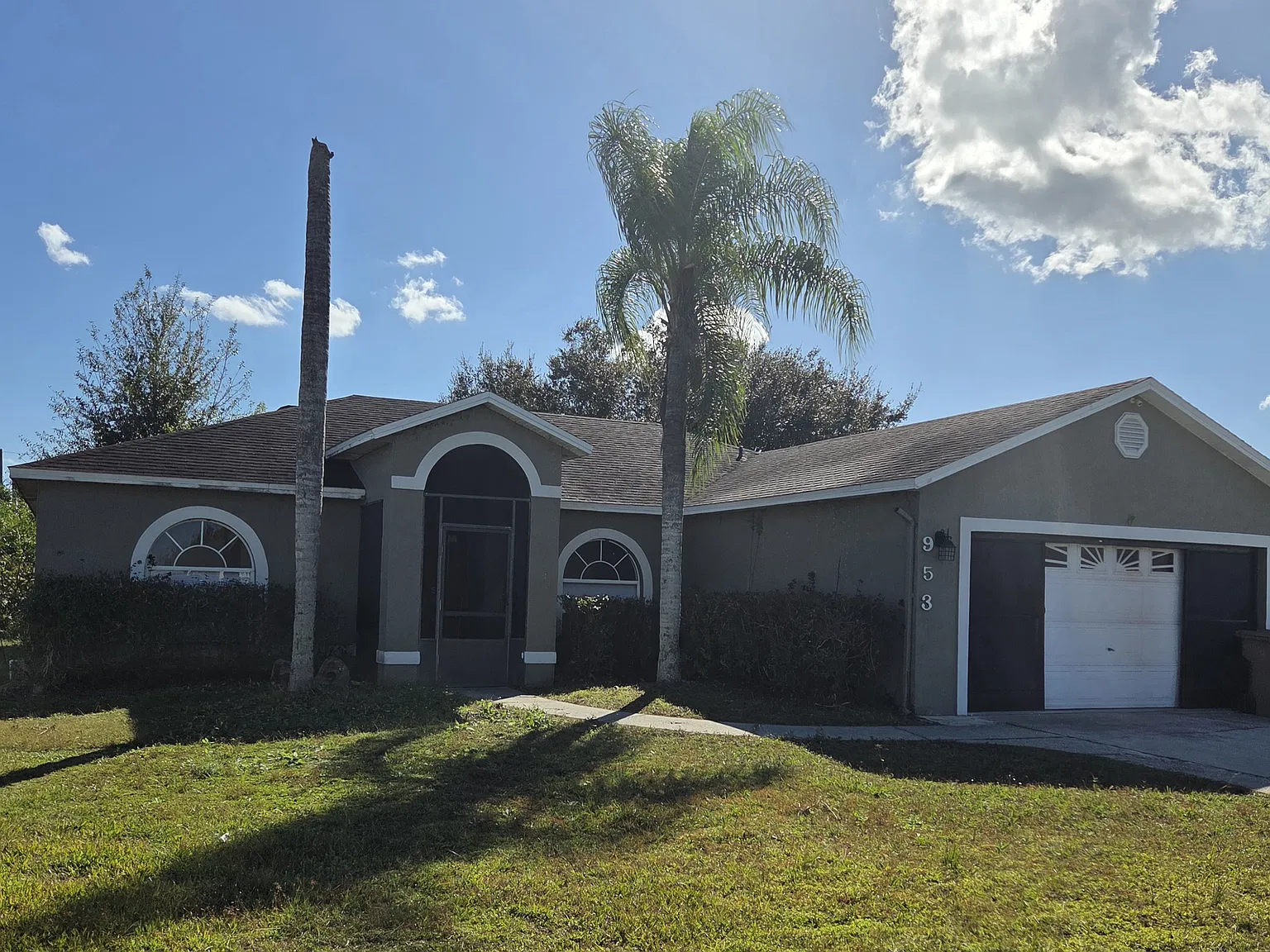 3 bed, 1409 sqft, $1,950 — Photo 1