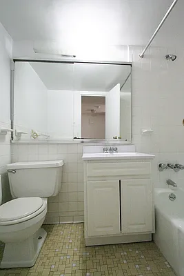 Rented by Green Home NY Realty LLC | media 18