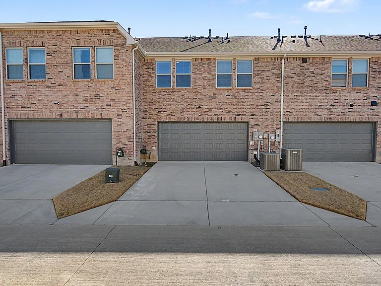 6032 Silverado Trl — Photo 28