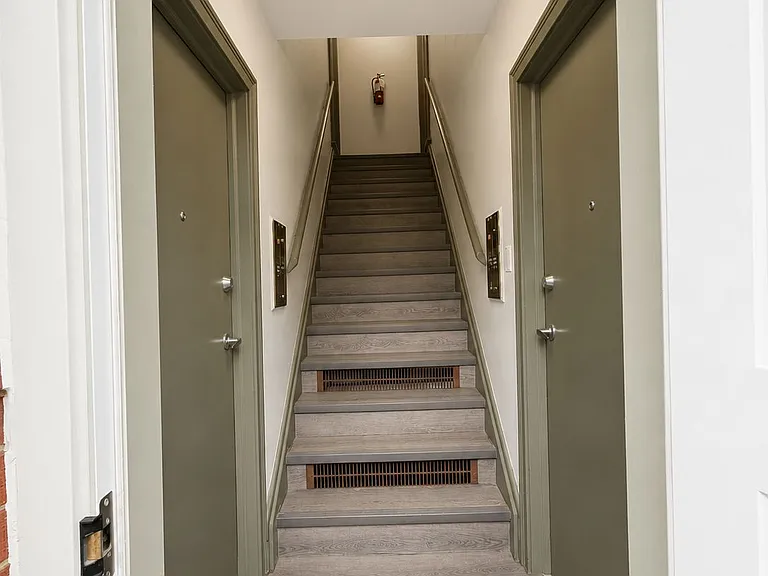 1327 Bayview Ave #U19 — Photo 3
