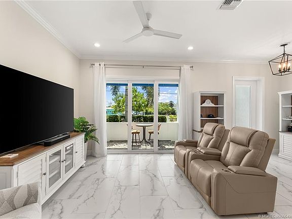 4th image of 517 SW Ocean Blvd