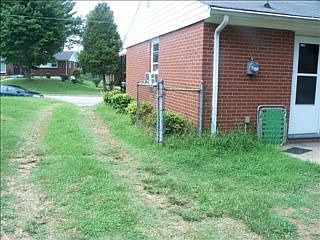5th image of 217 Sycamore St