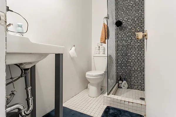 Rented by Corcoran | media 31