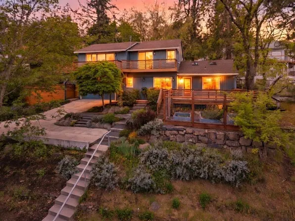 301 Hillcrest St, Ashland, OR 97520