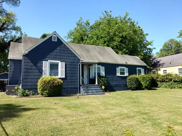 3002 Pope Dr, Chattanooga, TN 37404