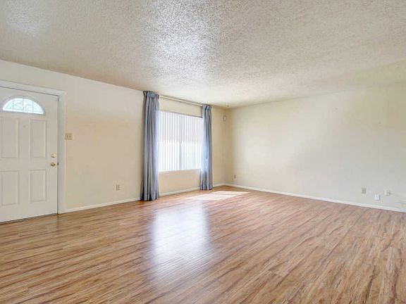 4th image of 6032 W Pinchot Ave