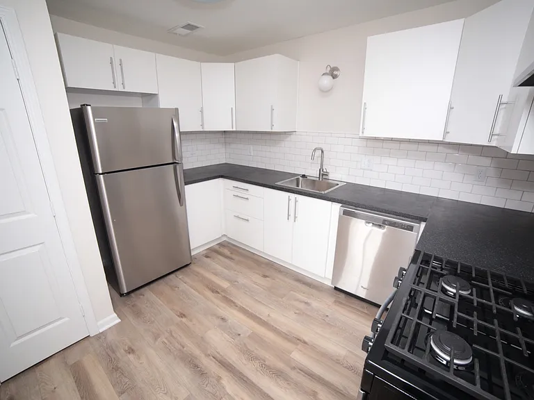 2812 W 43rd Ave #7 — Photo 5