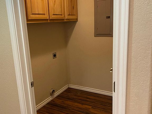 3rd image of 4430 Westridge Dr