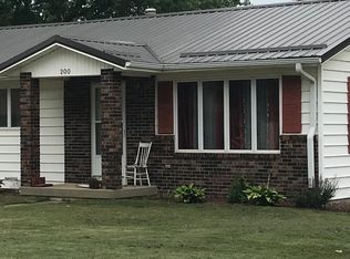 200 South St, Delhi, IA 52223