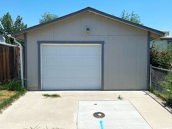 3rd image of 3050 Hawkwood Ct