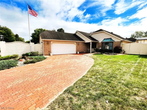 5 Chadwick Sq, Vienna, WV 26105