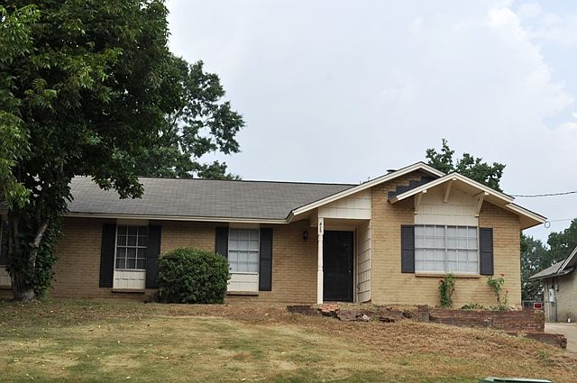 1st image of 425 Glade Park Dr