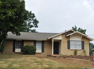 425 Glade Park Dr, Montgomery, AL 36109