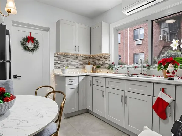 2738 Miles Avenue image 3 of 27