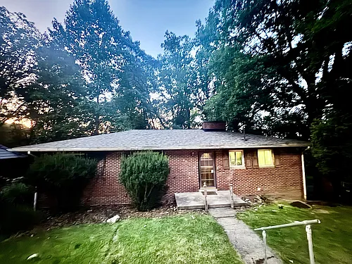 690 Gordon Dr Photo 1