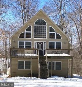 1123 Shasta Dr, Pocono Lake, PA, 18347