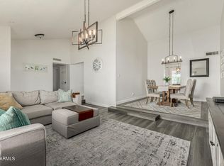 913 W SUMMIT Place, Chandler, AZ 85225