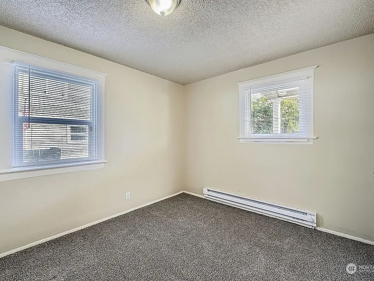 6838 S Park Ave — Photo 11