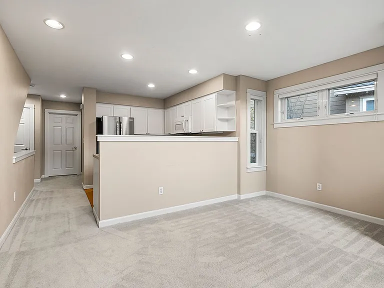 10267 NW Alder Grove Ln — Photo 4