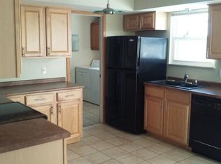 1138 Elmwood Rd, Willoughby, OH 44094