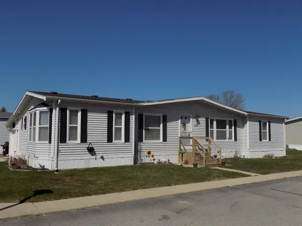 5650 Sleepy Hollow Ln, Smiths Creek, MI 48074