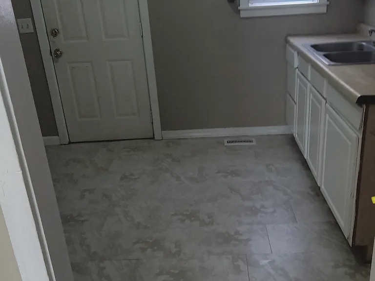 644 Dayton Ave — Photo 3