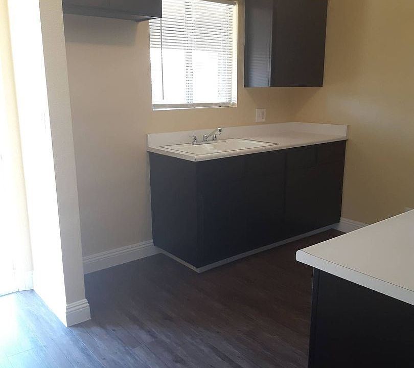 1st image of 815 E Noble Ave #6