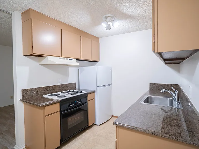 2617 G St #9 — Photo 6