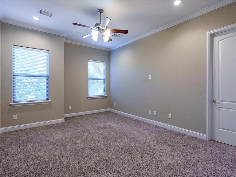 1518 Birdsall St #A — Photo 13