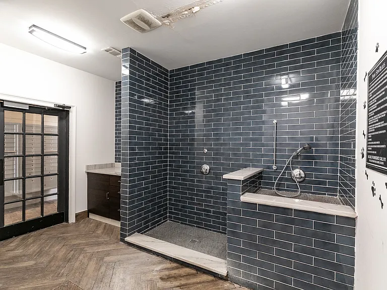 Pet Spa at Willowest in Collier Hills in Atlanta, GA 30318
