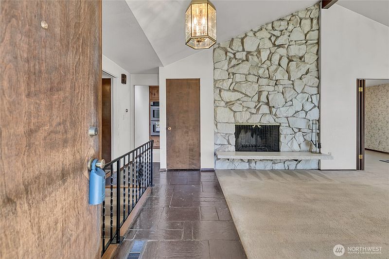 3rd image of 3221 57th Street E