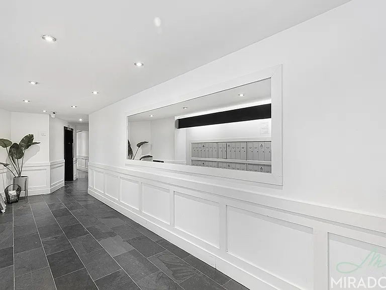 27 W 16th St #2D — Photo 9
